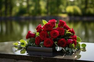 rot Rosen auf schwarz Granit Grabstein im das Park, Beerdigung Konzept ai generiert foto