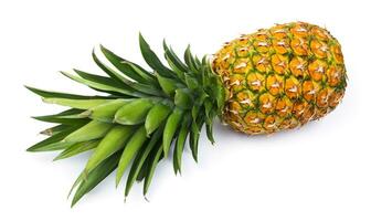 Ananas lokalisiert auf weißem Hintergrund foto