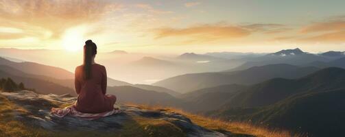 Meditation beim Berg Landschaft beim Sonnenuntergang, generativ ai foto