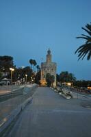 torre del Oro übersetzen Turm von Gold im Sevilla foto