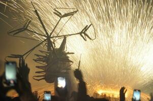 cavallo di fuoco übersetzen Pferd von Feuer Feuerwerk Anzeige im ripa foto