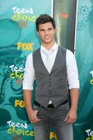 Taylor Lautner ankommen beim das Teen Wahl Auszeichnungen 2009 beim Gibson Amphitheater beim Universal- Studios los Engel ca. auf August 9 2009 foto