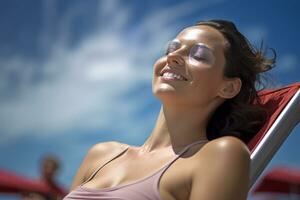 weiblich Tourist Sonnenbaden auf Sonnenbank beim Meer während tagsüber mit generativ ai foto