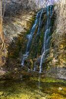 Wasserfall im wilden Gebiet von Tiflis foto