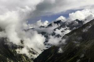 Aussicht von Berg alpin Landschaft foto