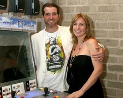 Andrew McDonald Ehefrau mit seine Spiel Oase Produkt Platin Sammlungen großartig Öffnung Platin Sammlungen 345 6 .. ave san Diego ca. 92101 März 22 2008 foto