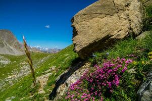 See sainte Anne qeyras im hoch Alpen im Frankreich foto