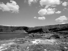 Klippen und atlantisch Ozean Hintergrund, Felsen und Lagune, Schönheit im Natur. Ferien Ausflug Hintergrund foto