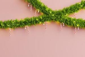 Weihnachtsgirlanden mit Bonbons aufgehängt foto