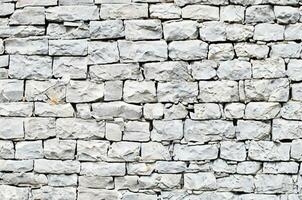 schwarze Steinmauer foto