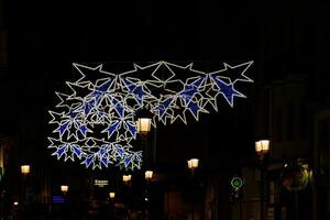 Weihnachten Dekorationen beim Nacht im alicante Stadt foto