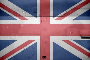 großartig Großbritannien Flagge abgebildet auf Seite Teil von Militär- gepanzert Hubschrauber Nahaufnahme. Heer Kräfte Flugzeug konzeptionelle Hintergrund foto