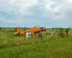 Aeroclub, Nitra, Slowakei - - 16.06.2022 tschechoslowakisch landwirtschaftlich Flugzeug zlin z-37 cmelak auf das Gebiet von das Aeroklub im nitra. foto