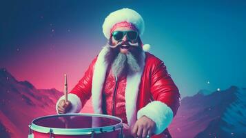 Felsen Star Weihnachtsmann, Sonnenbrille An, Felsen und rollen im das Norden Pole mit ein festlich Trommel Sitzung. ai generiert foto