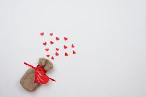 kleine Tasche mit Herzen, Valentinstag. Platz für Text, Platz kopieren