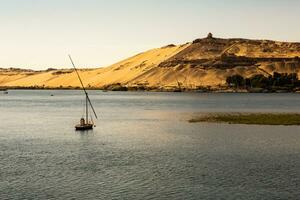 Nil das am längsten Fluss im Afrika. primär Wasser Quelle von Ägypten. Landschaft mit klar Wasser Fluss. foto