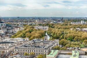 Antenne Aussicht mit das Stadt Horizont von London, England, Vereinigtes Königreich foto