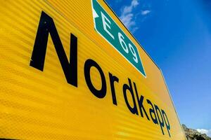 das Straße Zeichen zum norrkapp im Norwegen foto