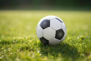 ai generiert. Fußball Ball auf Gras Feld foto