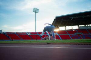 Sportler mit Behinderungen nehmen ein brechen beim das Stadion zwischen Ausbildung Sitzungen. foto