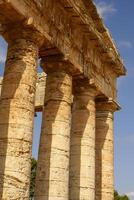 segesta archäologische stätte des antiken griechik bohrt sizilien italien foto