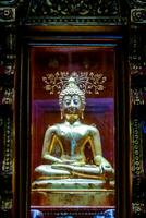 golden Buddha im das Tempel foto