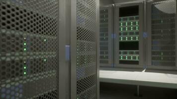 Schuss von Gang im Arbeiten Daten Center voll von Gestell Server und Supercomputer foto