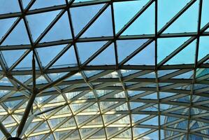 modern Kunst von Glas und Metall, Dach Hintergrund foto