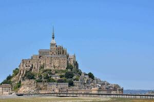 das mont Heilige michel ist ein berühmt Tourist Attraktion im Frankreich foto