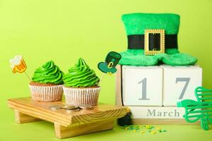 st. Patrick's Tag Feier, festlich irisch Urlaub mit Grün Hintergrund, Konzept von Kleeblatt Tradition im März Festival foto