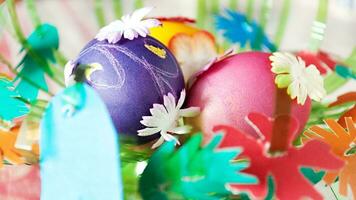 bunt Ostern Eier. beschwingt, festlich Urlaub Dekorationen symbolisieren Frühling Feier und traditionell aufwendig Designs foto