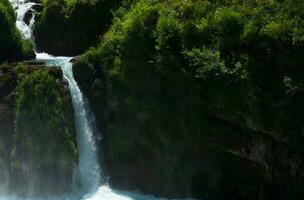 malerische Aussicht auf den Wasserfall foto