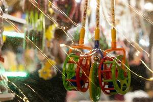 bunt Plastik Spielzeuge zum Weihnachten foto