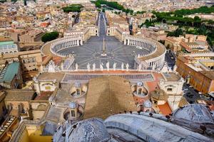 Luftaufnahme von Rom und dem Petersplatz foto