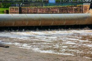 ein klein Wasserkraft Leistung Pflanze im das Stadt von Nitra im Slowakei. foto