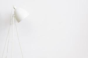 minimalistische weiße Stehlampe foto
