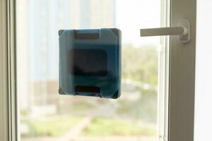inländisch Vakuum Reiniger Roboter Waschen Glas Fenster foto