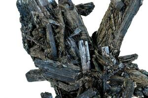 Makro Stein Mineral Antimonit, Stibnit auf ein Weiß Hintergrund foto