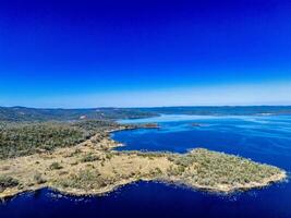 Antenne Aussicht von ein Drohne genommen beim Copeton Damm Nord Küstenvorland aus in der Nähe von inverell, Neu Süd Wales, 2360, Australien foto