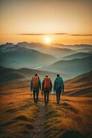 ai generiert Gruppe von Wanderer Wandern im das Berge beim Sonnenuntergang. Reise und Abenteuer Konzept, ai generativ. foto