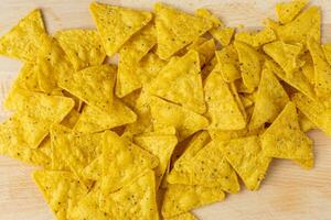Mexikaner Nachos Chips auf das hölzern Tafel foto