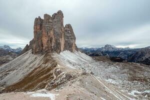 Aussicht von berühmt tre cime Spitzen im tre cime di lavaredo National Park, Dolomiti Alpen, Süd Tirol, Italien foto