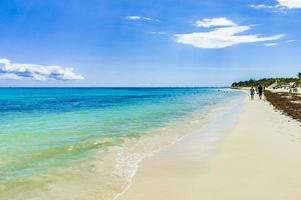 tropischer strand 88 punta esmeralda in playa del carmen, mexiko foto