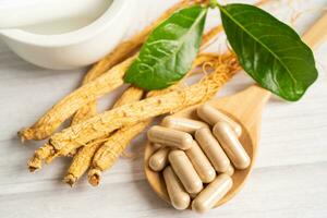 Ginseng, getrocknetes Gemüsekraut. gesundes Essen berühmtes Exportlebensmittel in Korea-Land. foto