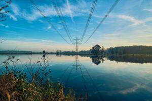 Leistung Linie Über See im Nord Deutschland foto