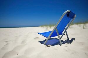 ai generiert Sonne Liege auf das Strand, Sommer- Ferien Hintergrund. ai generiert foto