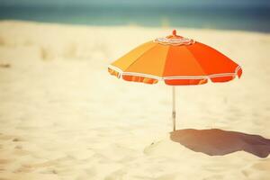 ai generiert Regenschirm auf das Strand, Sommer- Ferien Hintergrund. ai generiert foto
