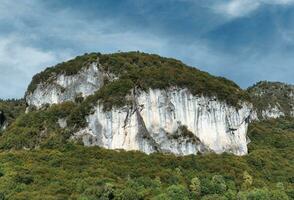 das Felsen Cliff von Cornalba Italien foto