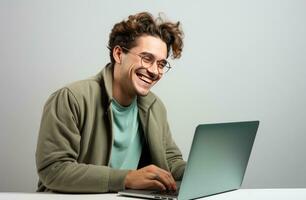 ai generiert glücklich Mann mit Laptop foto