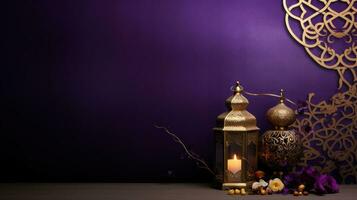 ai generiert ein Regal lila und Gold Hintergrund mit elegant Arabisch Kalligraphie foto